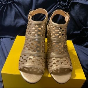 COPY - Liz Claiborne champagne sandals